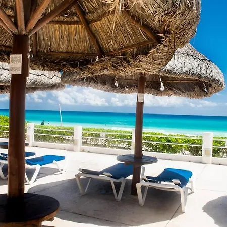 Ocean front Villa, best locacion in hotel zone Cancún Exterior foto